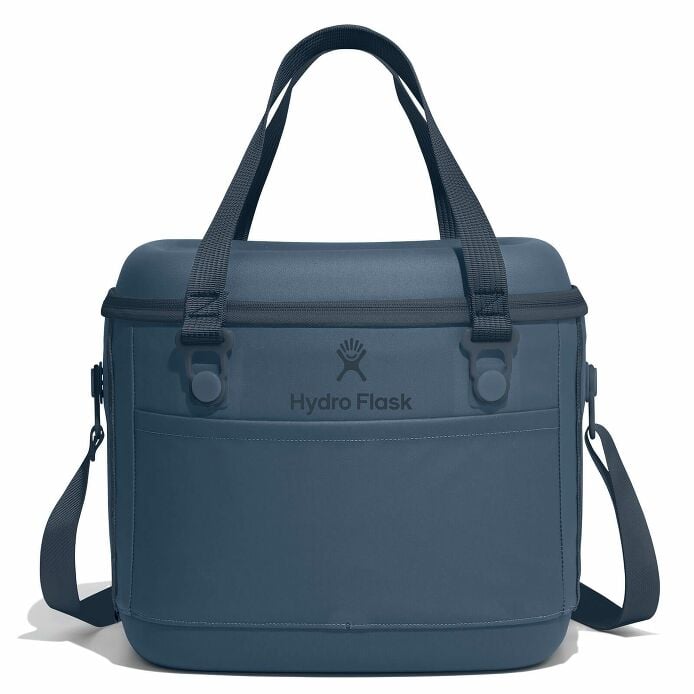 carryouttm-soft-cooler-15-l-m9 12pco384-carryout-cooler-15l-harbor-blue-straight_1.jpg