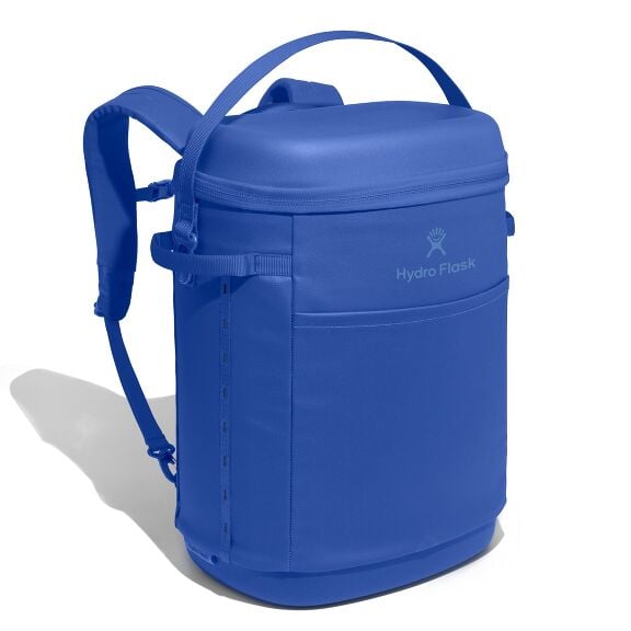 carryouttm-backpack-22-l-g8 18pco382_carryout_backpack_22l_capri_blue_angled_1.jpg