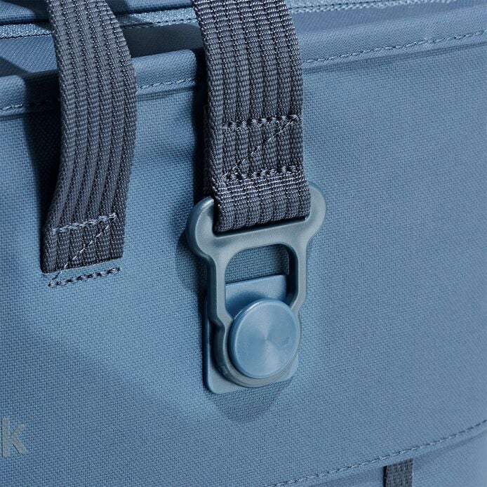 carryouttm-soft-cooler-tote-20-l-k8 250815_hydro_cooler_details_14838_2_4.jpg