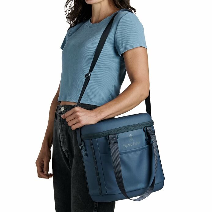 carryouttm-soft-cooler-10-l-e0 250815_hydro_s26_hb_14560_1_4.jpg