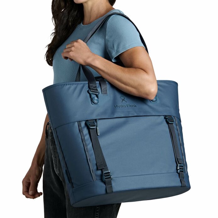 carryouttm-soft-cooler-tote-30-l-t6 250815_hydro_s26_hb_14614_2.jpg