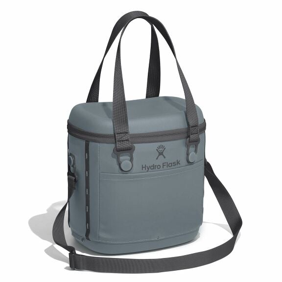 carryouttm-soft-cooler-10-l-e0 6pco043-carryout-cooler-10l-shale-gray-angled_1_1.jpg