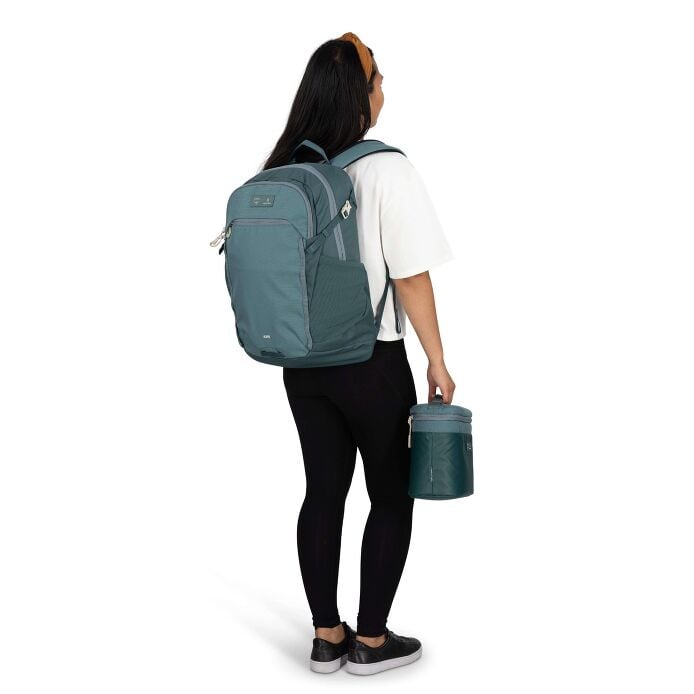 osprey-axis-x-hydro-flask-campus-essentials-bundle-u1 axisxhydroflask_s26_onbody2_cascadeblue_10007249_2.jpg