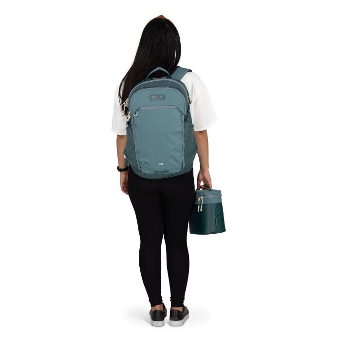 osprey-axis-x-hydro-flask-campus-essentials-bundle-u1 axisxhydroflask_s26_onbody3_cascadeblue_10007249_2.jpg