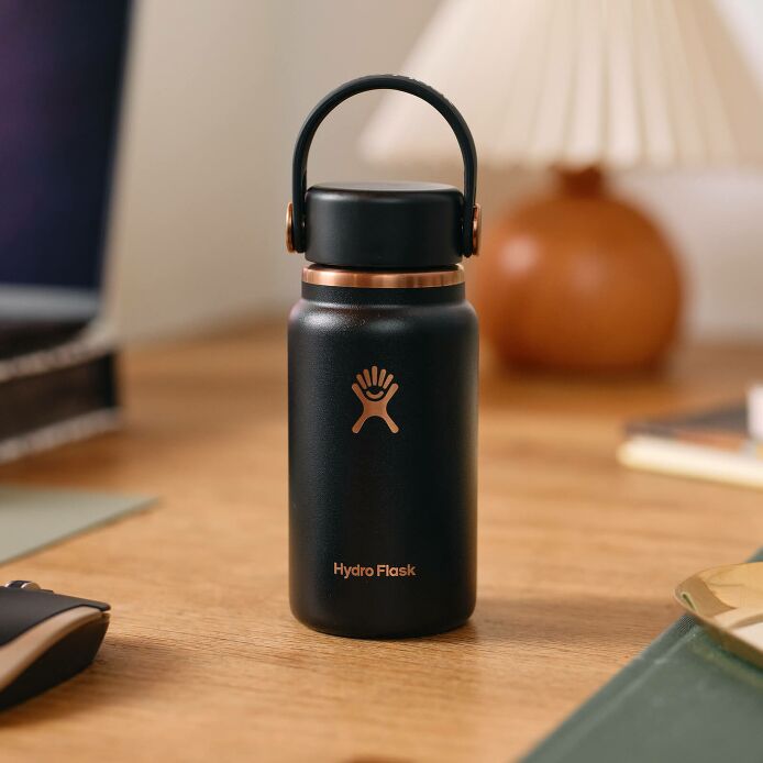arc-collection-micro-hydro-200-ml-f7 black_-_lifestyle_1.jpeg