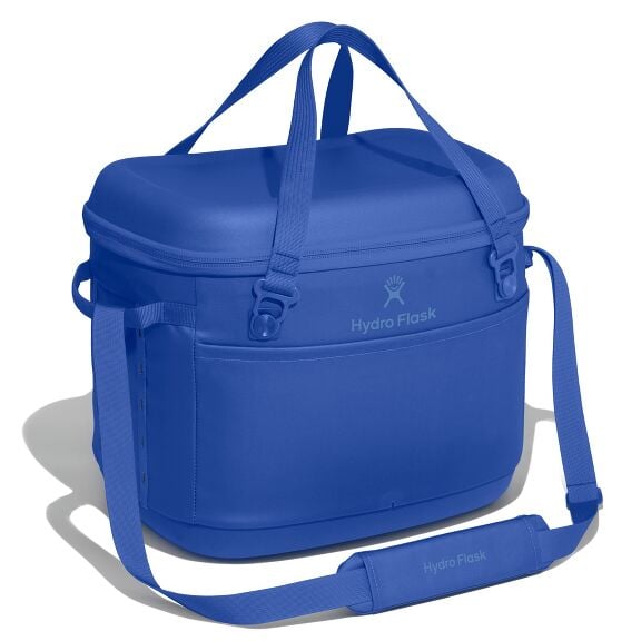carryouttm-soft-cooler-30-l-x8 cpco382_carryout_cooler_30l_capri_blue_angled_1.jpg