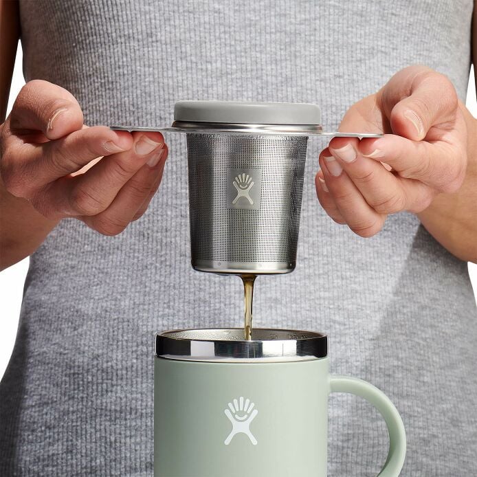 tea-infuser-p0 drif035-tea-infuser-birch-hb-pour_1.jpg