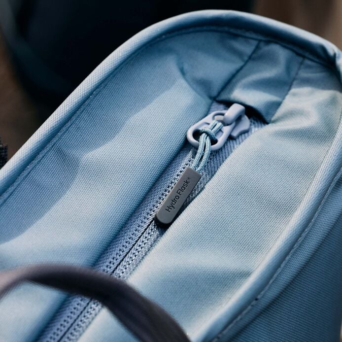 carryouttm-soft-cooler-tote-20-l-k8 hf_carryout_bouwer_d1_l1_torrey_pines_still_life_0112_9.jpg
