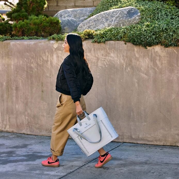 carryouttm-soft-cooler-tote-20-l-k8 hf_carryout_bouwer_d2_l1_stone_steps_0066_1.jpg