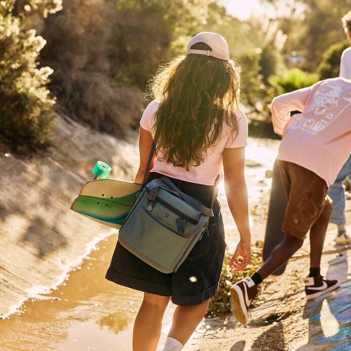 carryouttm-soft-cooler-10-l-e0 hf_carryout_bouwer_d2_l3_skate_ditch_5669_5.jpg