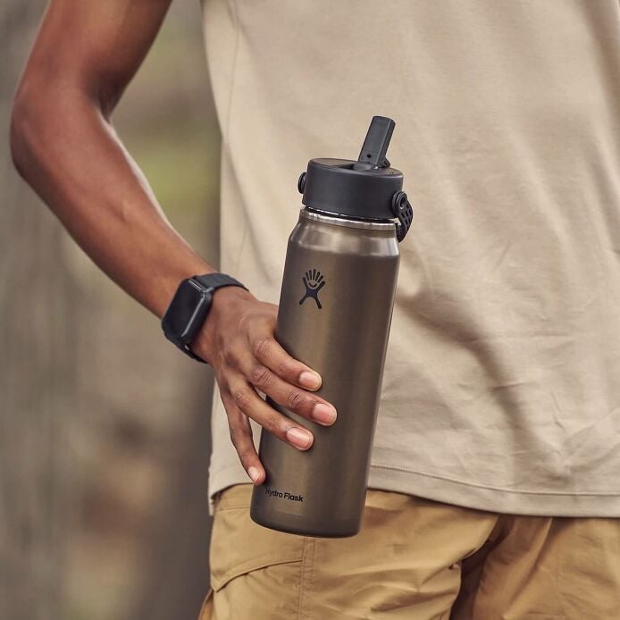 32-oz-lightweight-flex-straw-bottle-r1 hf_s26_lightweight_mcinnis_6345_2_3.jpg