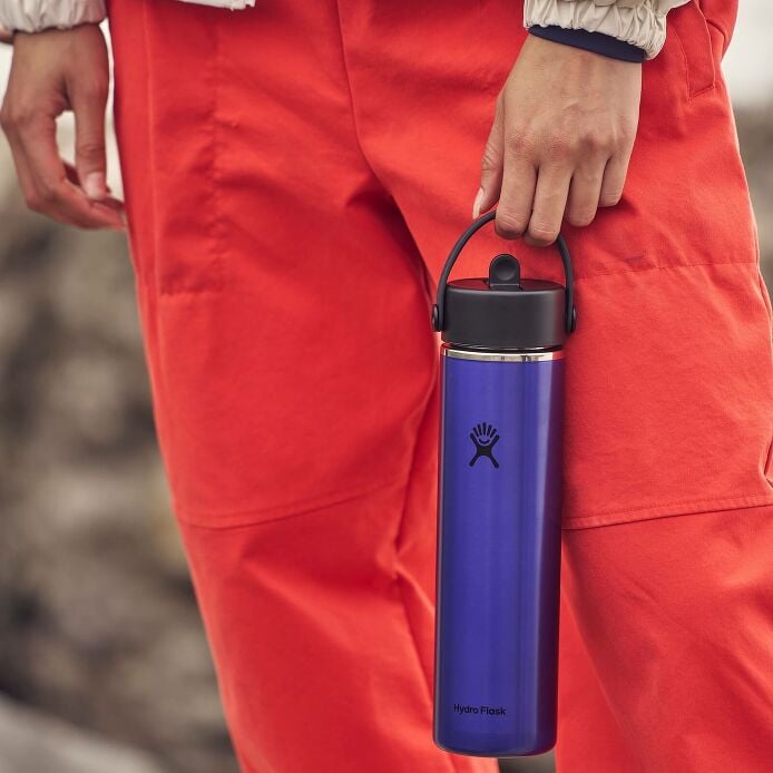 24-oz-lightweight-flex-straw-bottle-r6 hf_s26_lightweight_mcinnis_7443_3.jpg