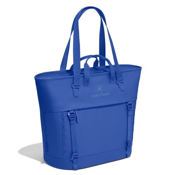 carryouttm-soft-cooler-tote-30-l-t6 maxiit382_carryout_tote_30l_capri_blue_angled_1.jpg