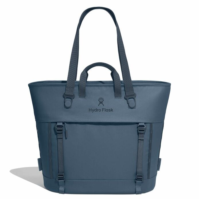 carryouttm-soft-cooler-tote-30-l-t6 maxiit384-carryout-tote-30l-harbor-blue-straight.jpg