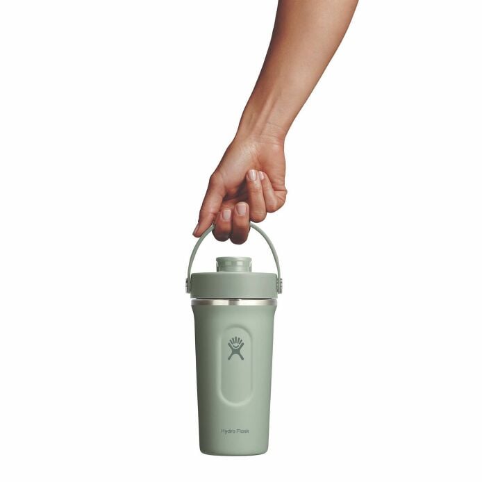 gym-bundle-c2 mxcc24374_24ozinsulatedshakerbottle_agave_hb_1.jpg